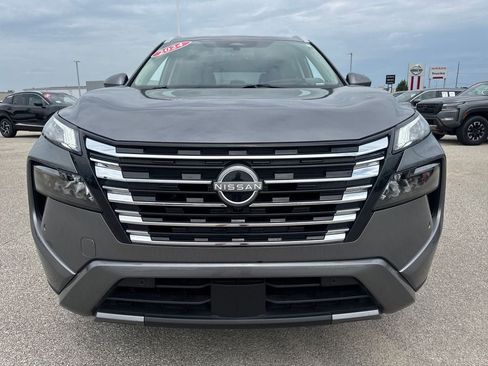 Used 2025 Nissan Rogue SL FWD image 11