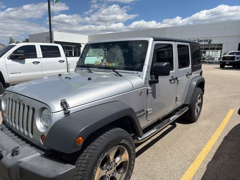 Used 2012 Jeep Wrangler Unlimited Sport AWD/4WD image 2