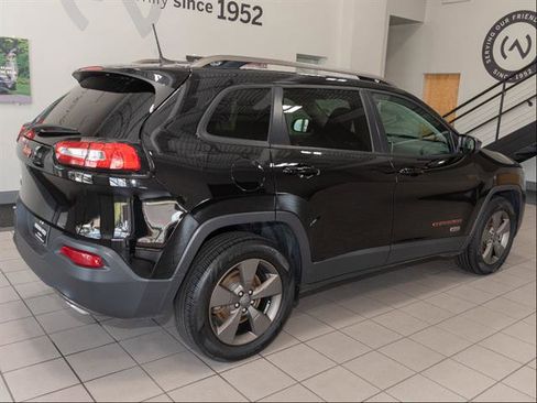 Used 2017 Jeep Cherokee 75th Anniversary AWD/4WD image 21