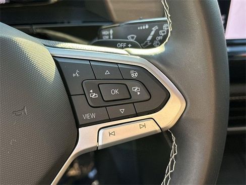 Used 2024 Volkswagen Atlas SE image 35