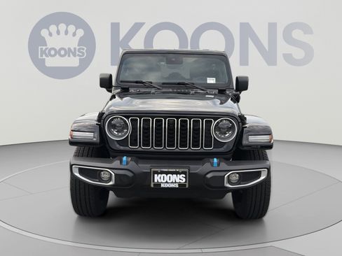 Used 2024 Jeep Wrangler Unlimited Sahara w/ Technology Group AWD/4WD image 11