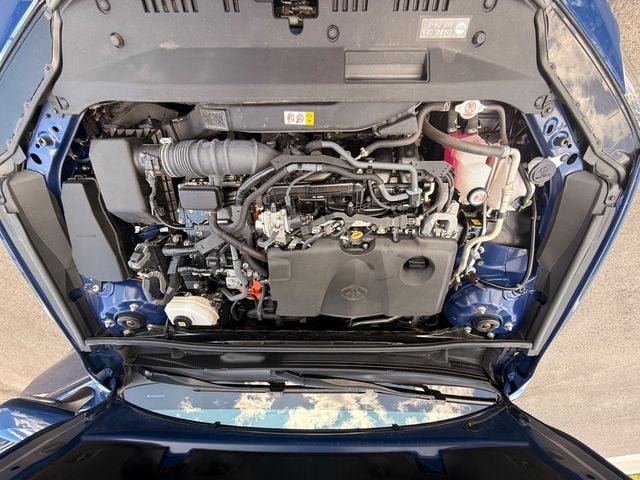 Used 2025 Toyota Camry SE FWD image 15