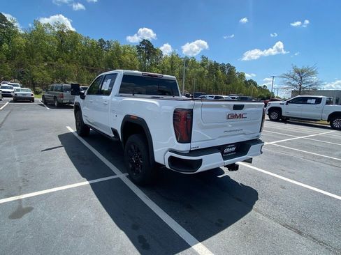 Used 2024 GMC Sierra 2500 AT4 w/ AT4 Preferred Package AWD/4WD image 5