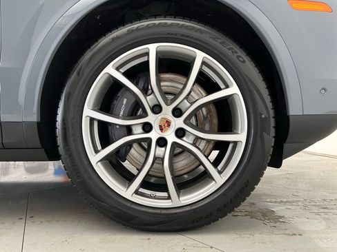 Used 2026 Porsche Cayenne E-Hybrid Coupe image 27