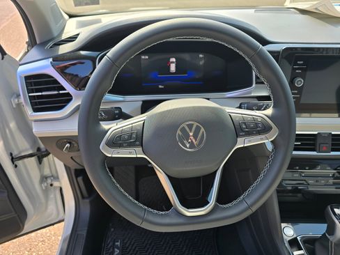 New 2026 Volkswagen Taos SE AWD/4WD image 13