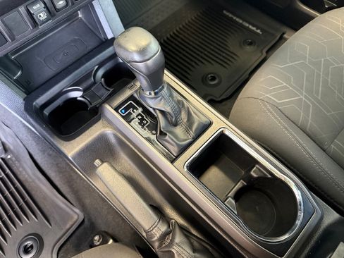 Used 2019 Toyota Tacoma TRD Sport AWD/4WD image 20
