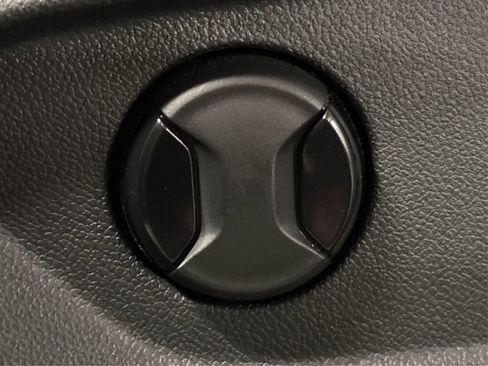 Used 2022 Volkswagen Atlas Cross Sport SE image 24