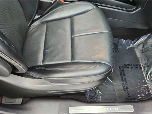 Used 2022 Lincoln Corsair Standard w/ Premium Package image 22