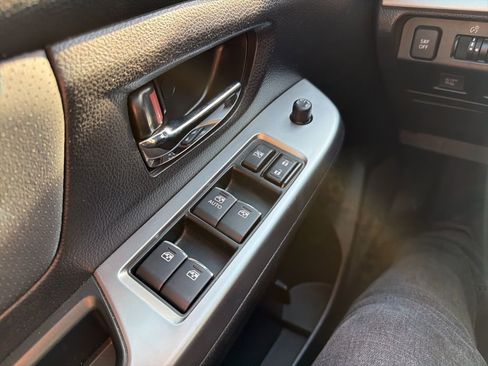 Used 2016 Subaru Crosstrek 2.0i Limited image 18