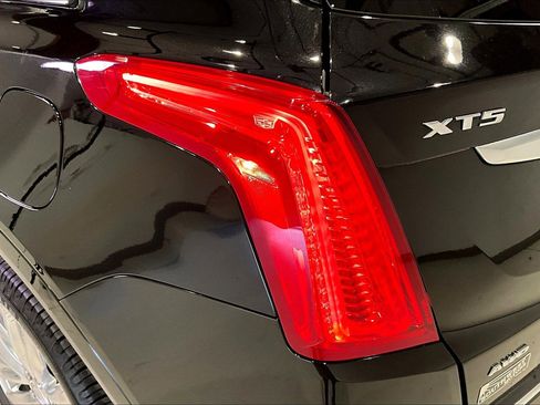 Used 2019 Cadillac XT5 Platinum image 22