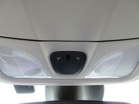 Used 2021 Jeep Cherokee Latitude Plus image 31