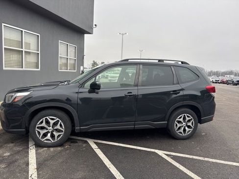 Used 2020 Subaru Forester Premium image 4