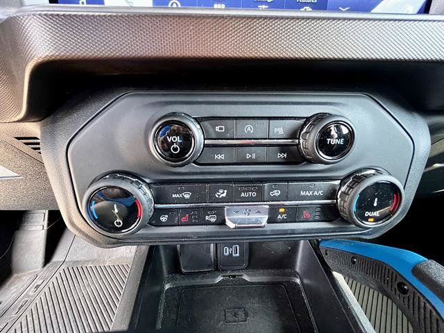 Used 2022 Ford Bronco Outer Banks AWD/4WD image 25