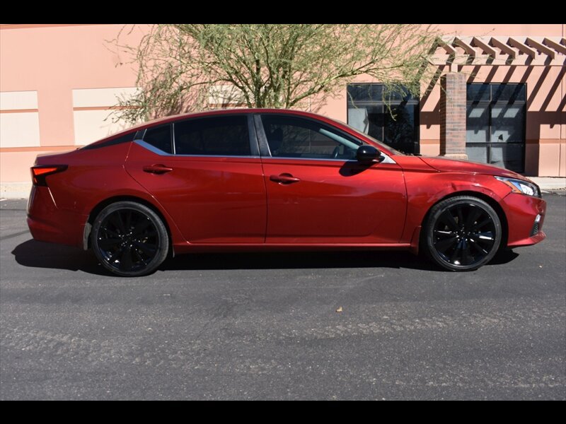 Used 2022 Nissan Altima 2.5 SR FWD image 1