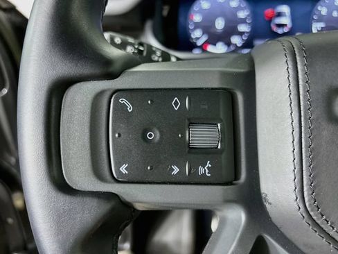Used 2023 Land Rover Defender 90 X AWD/4WD image 10