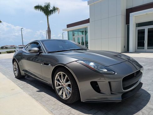 Used 2017 Jaguar F-TYPE Coupe RWD image 4