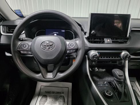 Used 2024 Toyota RAV4 LE AWD/4WD image 9