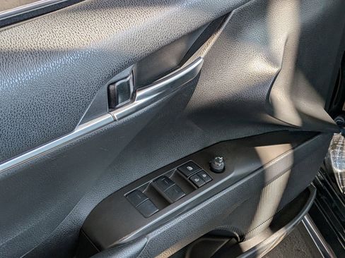 Certified 2023 Toyota Camry SE image 9