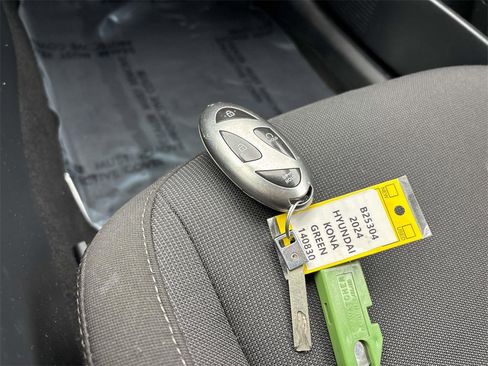 Used 2024 Hyundai Kona SEL image 29