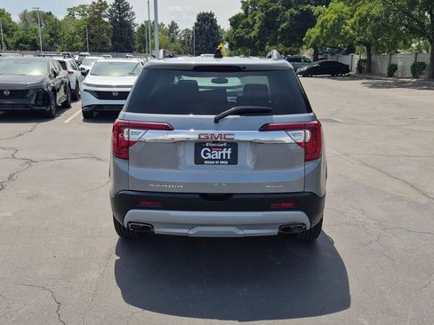 Used 2023 GMC Acadia SLT AWD/4WD image 7