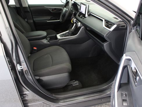 Used 2025 Toyota RAV4 LE AWD/4WD image 32