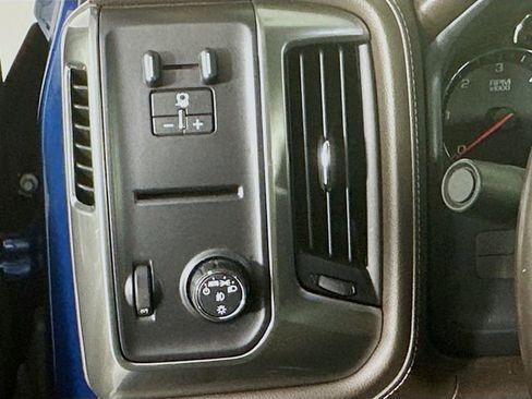 Used 2018 Chevrolet Silverado 1500 LTZ w/ Texas Edition image 12