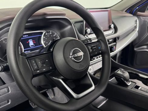 Used 2022 Nissan Rogue SV image 13