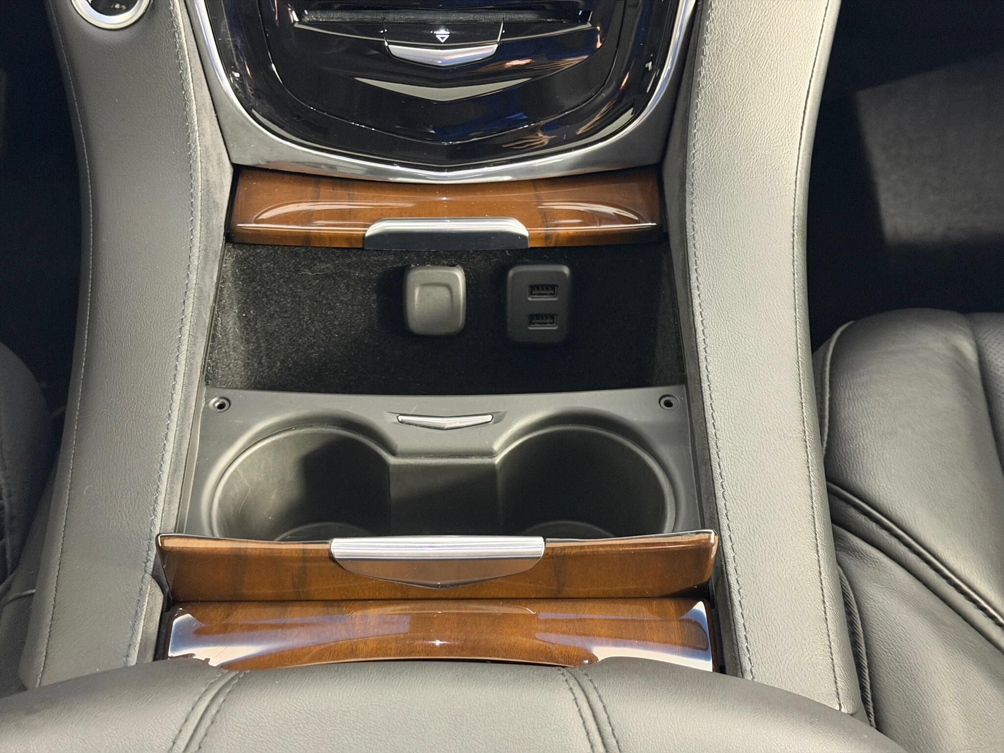 Used 2019 Cadillac Escalade Premium Luxury AWD/4WD image 14