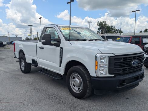 Used 2023 Ford F350 XL RWD image 2