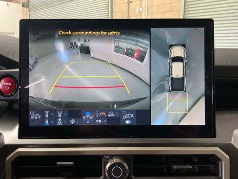 Used 2025 Toyota Tacoma TRD Off-Road w/ TRD Off Road Premium Package image 25