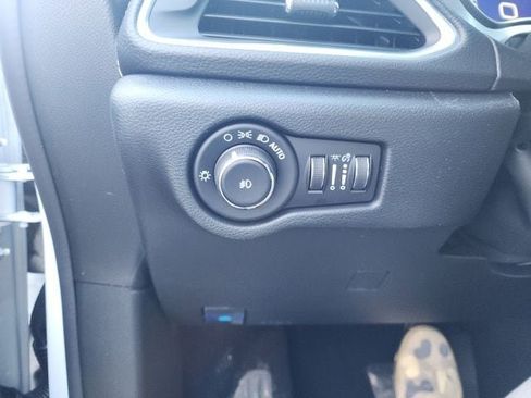 New 2026 Chrysler Pacifica Limited image 17