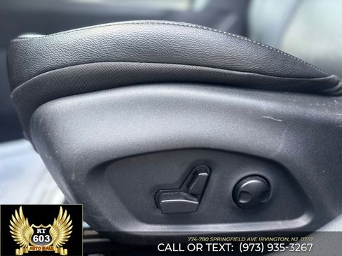 Used 2025 Jeep Compass Limited AWD/4WD image 19