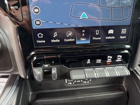 Used 2023 RAM 1500 Laramie AWD/4WD image 12