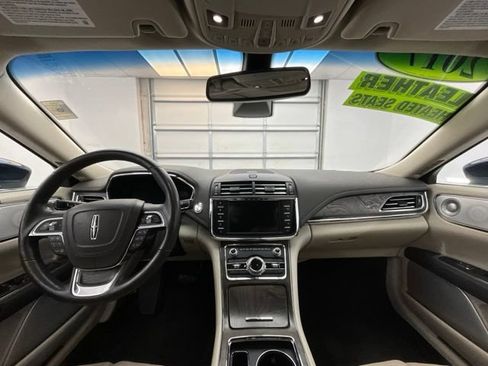 Used 2017 Lincoln Continental Reserve w/ Luxury Package AWD/4WD image 3
