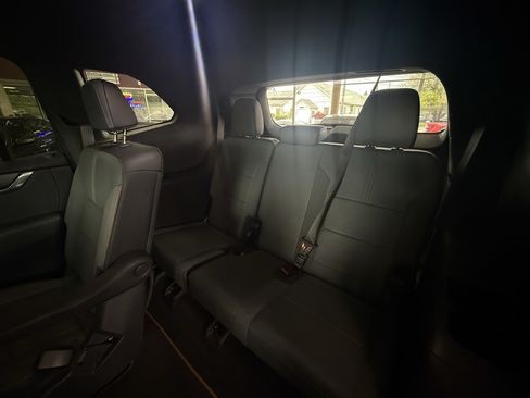Used 2024 GMC Acadia AT4 w/ Luxury Package AWD/4WD image 37
