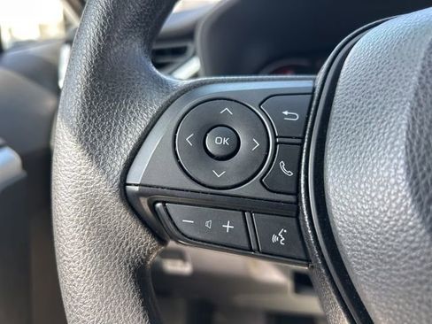 Used 2025 Toyota RAV4 XLE image 19