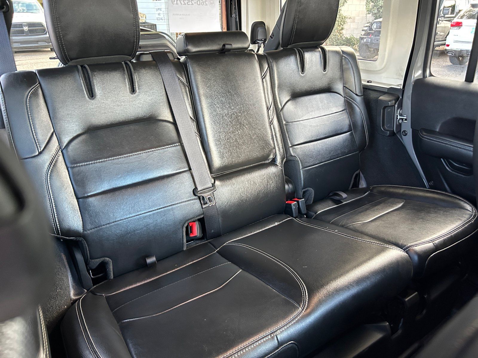 Used 2023 Jeep Wrangler Unlimited Sahara AWD/4WD image 18