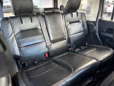 Used 2023 Jeep Wrangler Unlimited Sahara AWD/4WD image 18