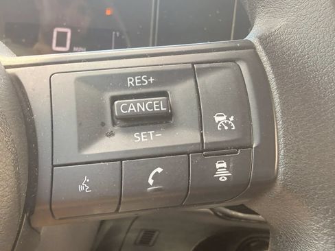 Used 2025 Nissan Kicks SV FWD image 20