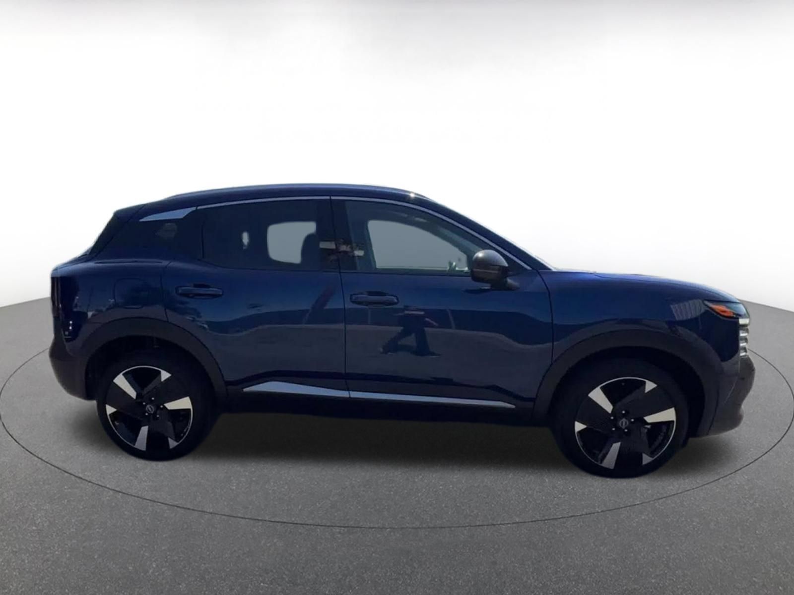 Used 2026 Nissan Kicks SR AWD/4WD image 15