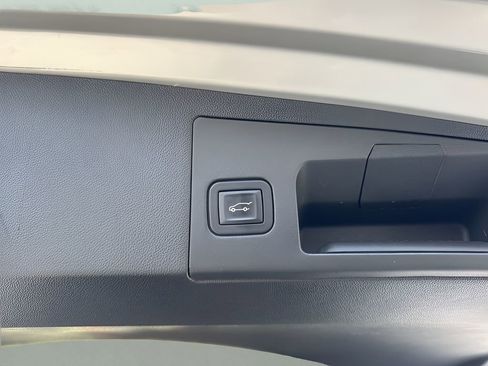 Used 2017 Cadillac XT5 FWD image 27