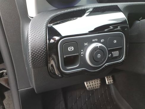 Certified 2024 Mercedes-Benz CLA 250 4MATIC image 17