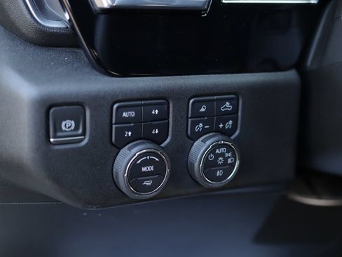 Used 2023 Chevrolet Silverado 1500 LTZ w/ LTZ Convenience Package II AWD/4WD image 10