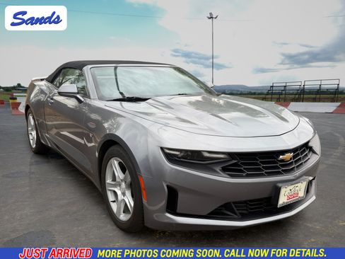 Used 2020 Chevrolet Camaro LT RWD image 1