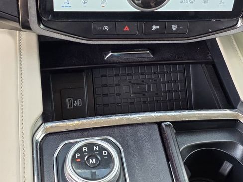 Certified 2023 Ford Expedition Platinum image 24