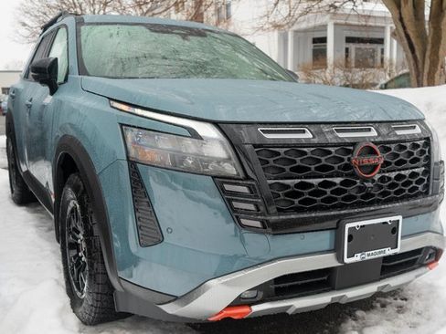 New 2026 Nissan Pathfinder SV image 3