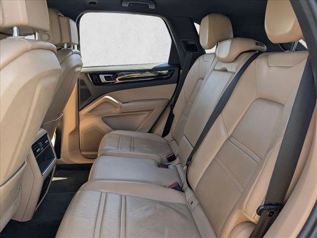 Used 2020 Porsche Cayenne AWD/4WD image 15