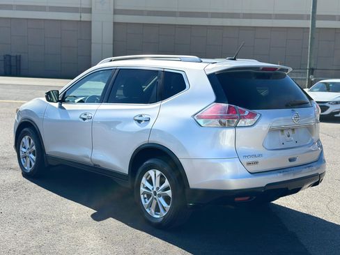 Used 2016 Nissan Rogue SV image 6