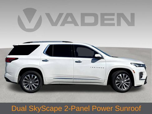 Used 2023 Chevrolet Traverse Premier FWD image 18