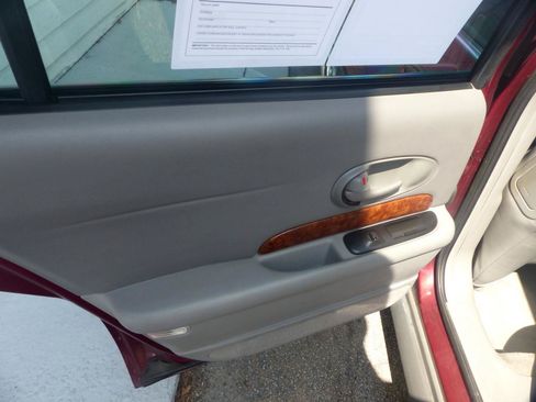 Used 2002 Buick Le Sabre Limited w/ Driver Confidence Pkg FWD image 12